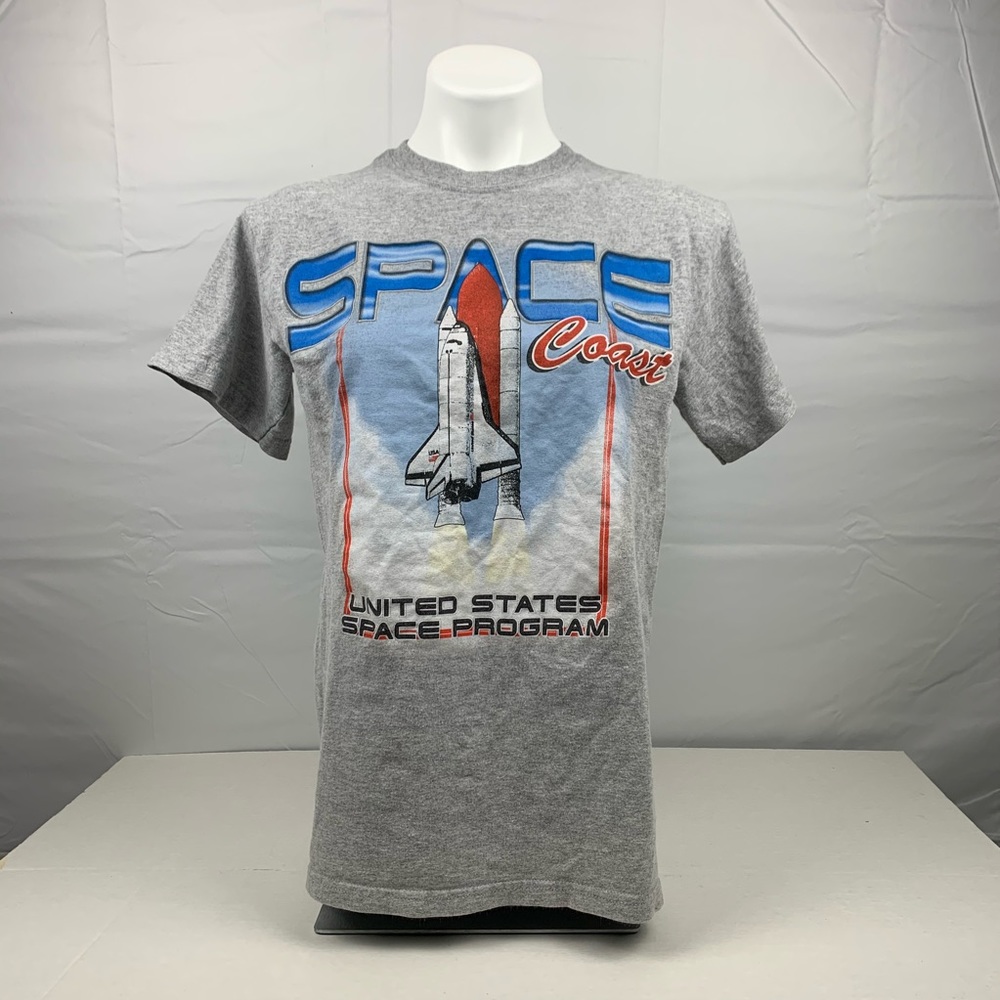 Gildan graphic tee space shirt